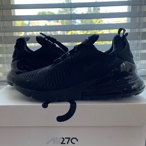 WOMENS 8.5 AIR MAX 270 BLACK NEVER WORN